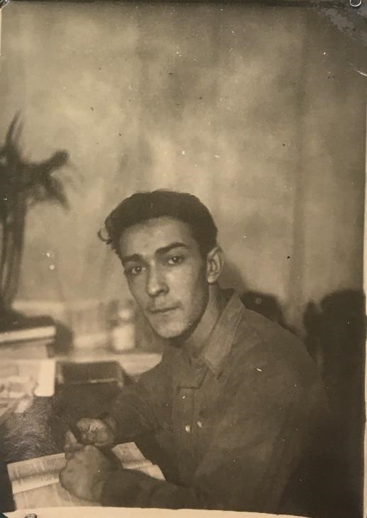 Вадим Вологодский, ученик школы № 5, руководитель драмкружка.